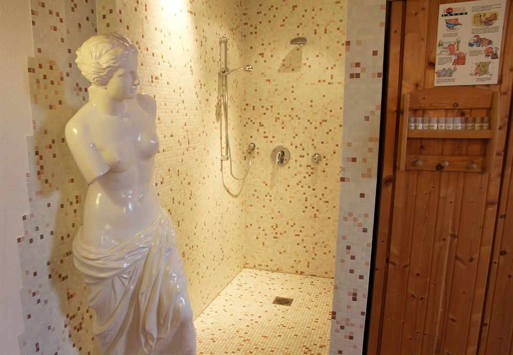 Hotel Koeniger Pliening Bagian luar foto