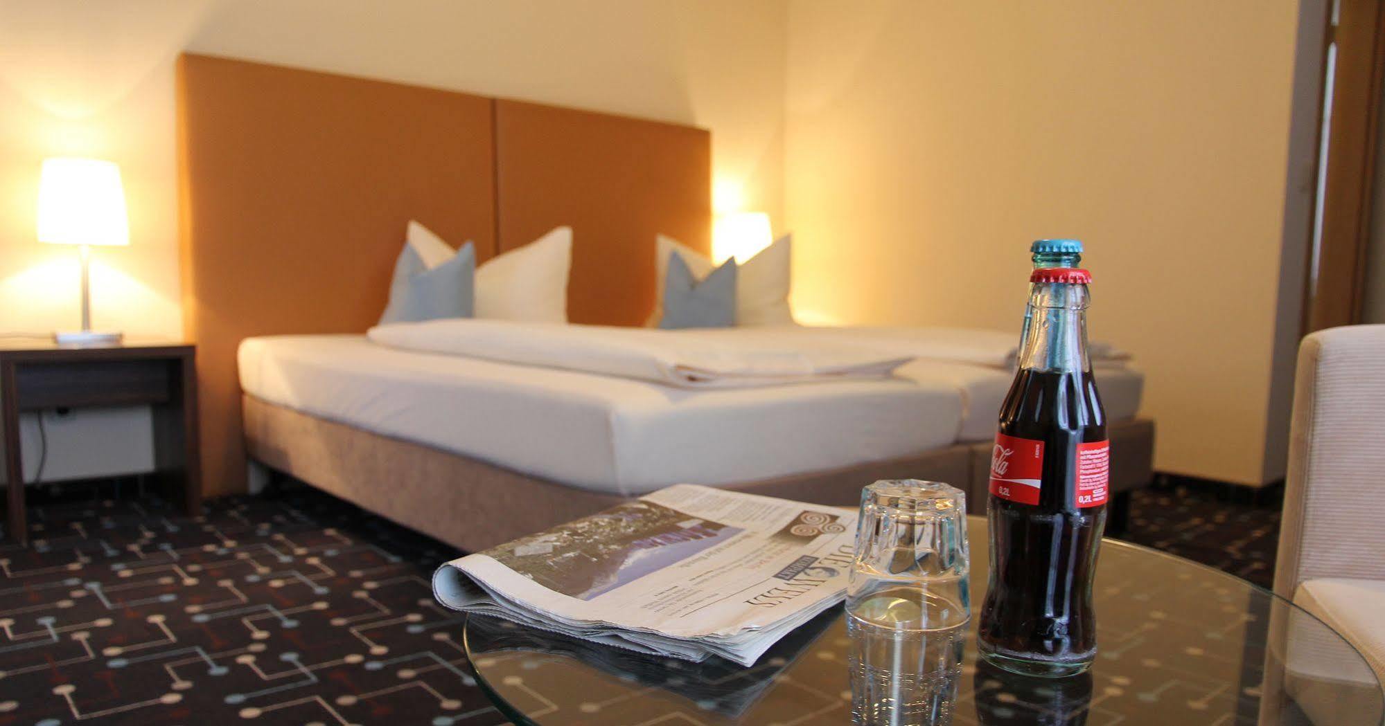Hotel Koeniger Pliening Bagian luar foto