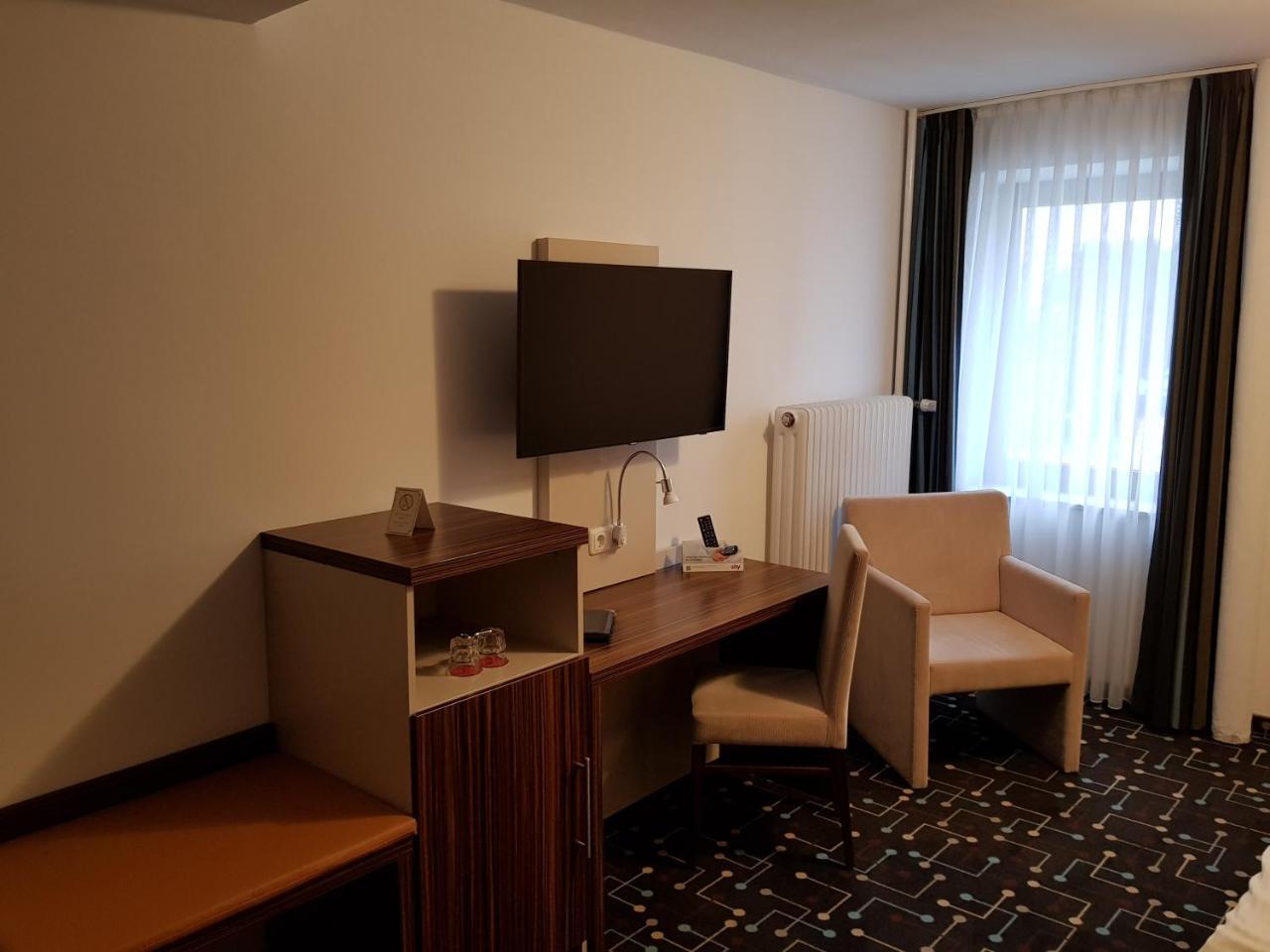 Hotel Koeniger Pliening Bagian luar foto