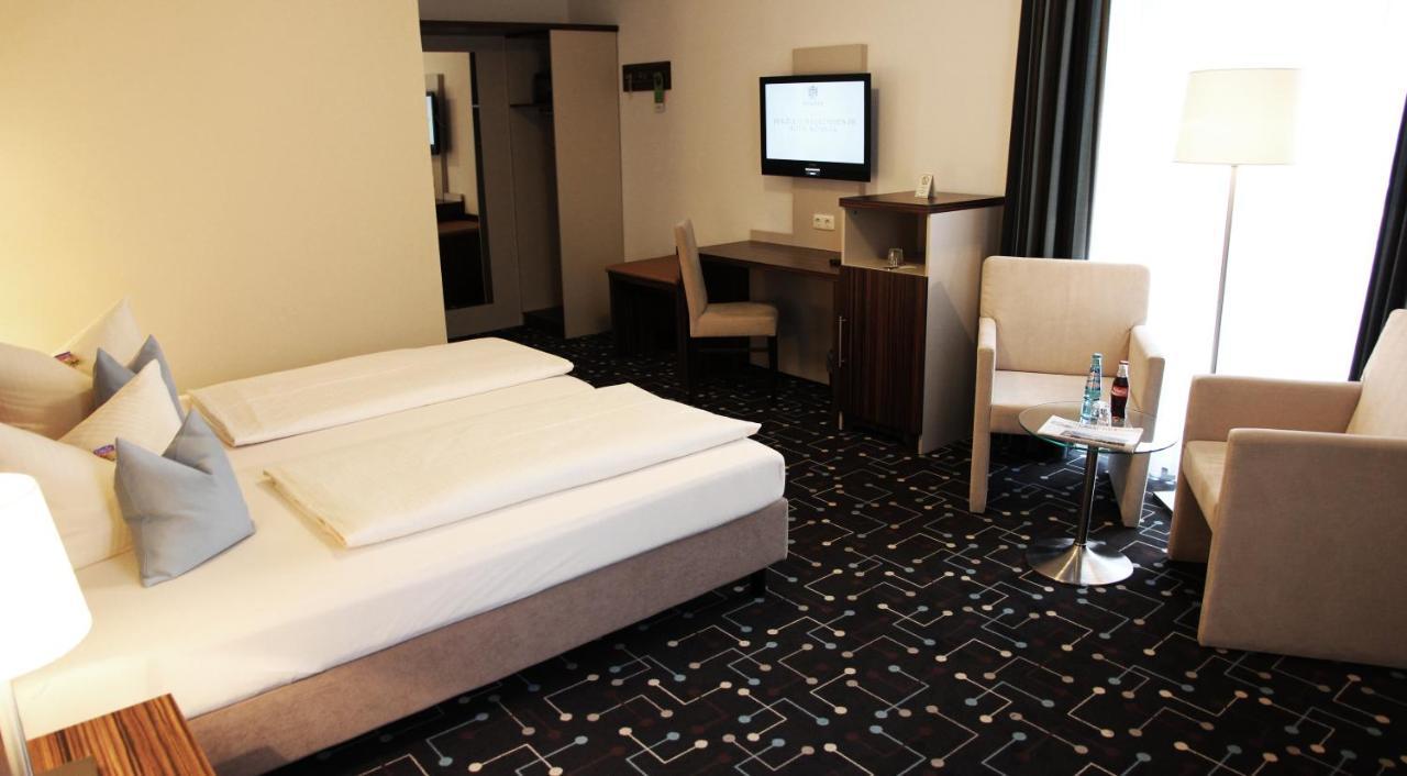 Hotel Koeniger Pliening Bagian luar foto