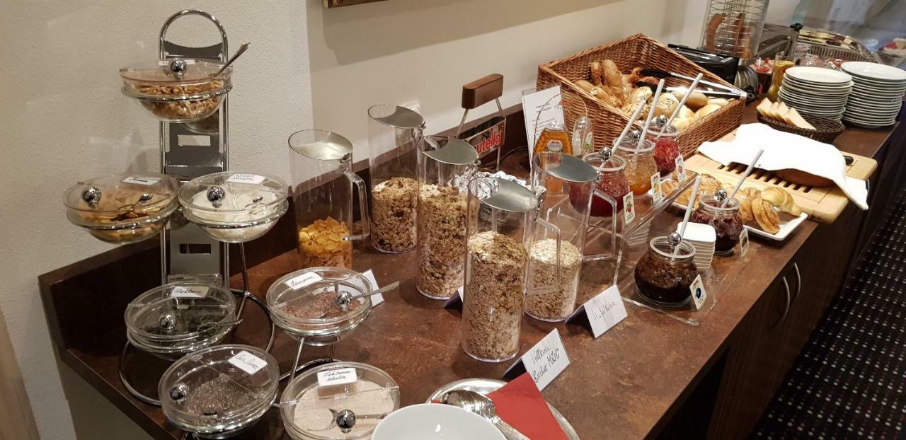 Hotel Koeniger Pliening Bagian luar foto
